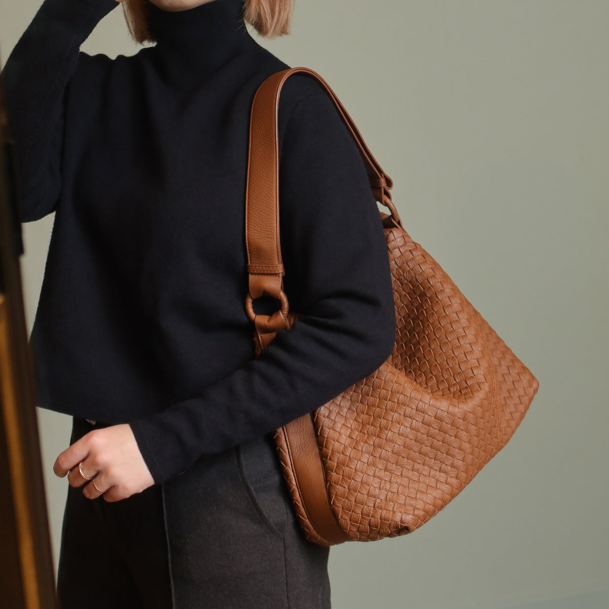 Bottega Veneta Vintage Tan Brown Intrecciato Ring Strap Shoulder Bag