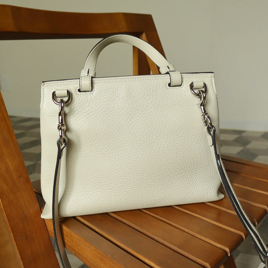 Gucci Vintage Bamboo Turn lock Cream Grained Leather Small Daily Crossbody Bag