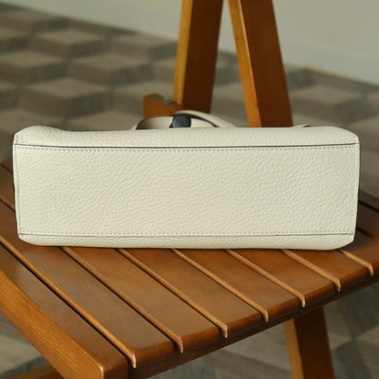 Gucci Vintage Bamboo Turn lock Cream Grained Leather Small Daily Crossbody Bag