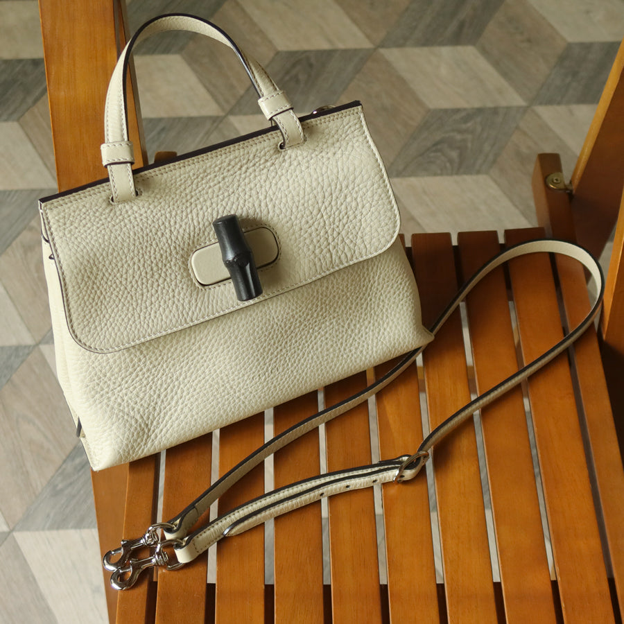 Gucci Vintage Bamboo Turn lock Cream Grained Leather Small Daily Crossbody Bag