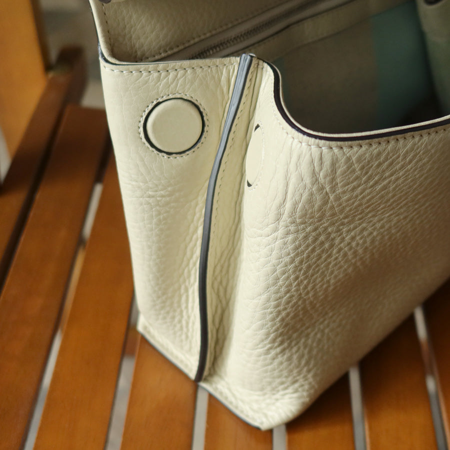 Gucci Vintage Bamboo Turn lock Cream Grained Leather Small Daily Crossbody Bag