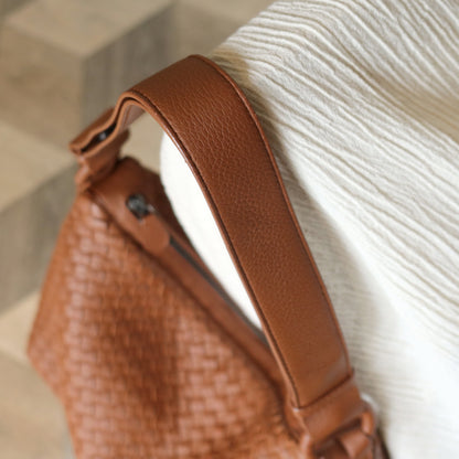 Bottega Veneta Vintage Tan Brown Intrecciato Ring Strap Shoulder Bag