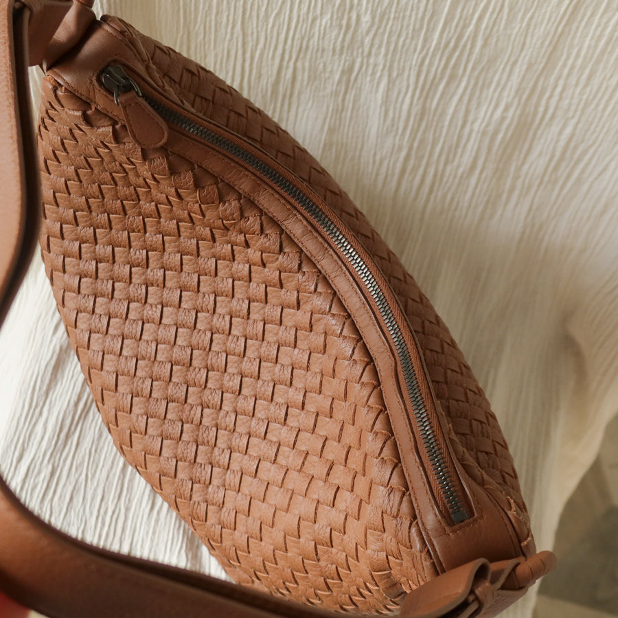 Bottega Veneta Vintage Tan Brown Intrecciato Ring Strap Shoulder Bag