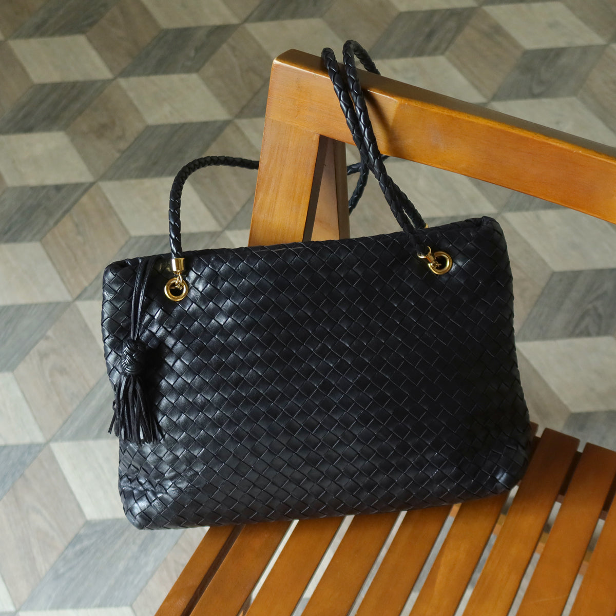 Rare Bottega Veneta Vintage Black Intrecciato Braided Strap Shoulder Bag M