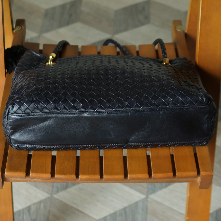 Rare Bottega Veneta Vintage Black Intrecciato Braided Strap Shoulder Bag M