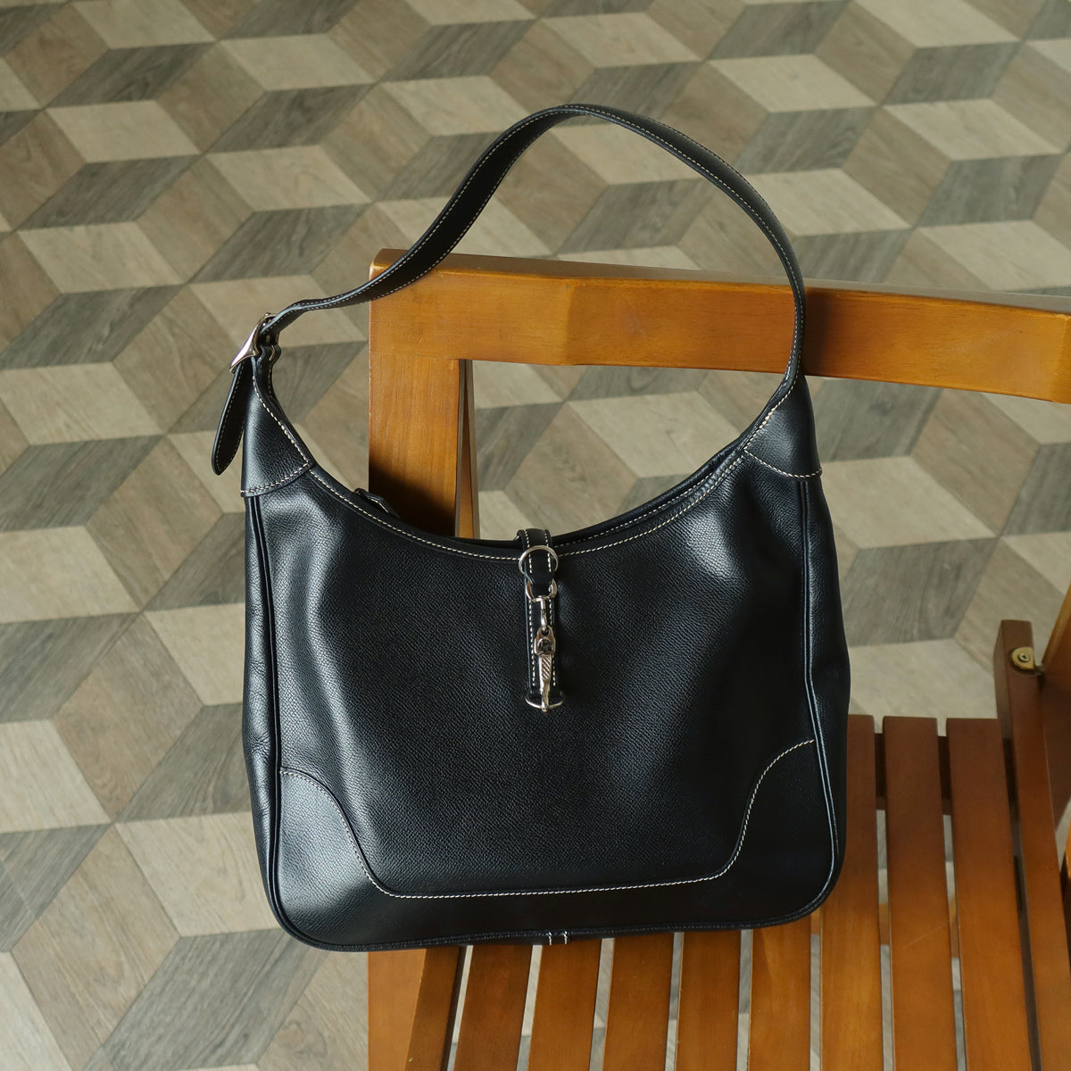 Hermès Vintage Black Grained Leather Trim II 31 Silver Hardware Shoulder Bag