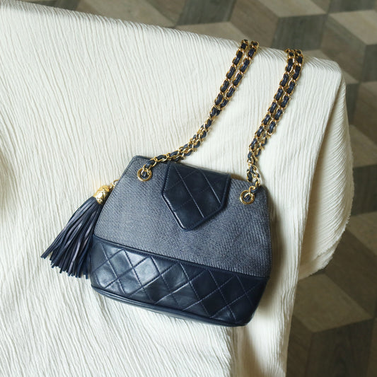 Vintage Chanel Dark Navy Lambskin Raffia Woven Diamond stitched CC mark Flap Bag
