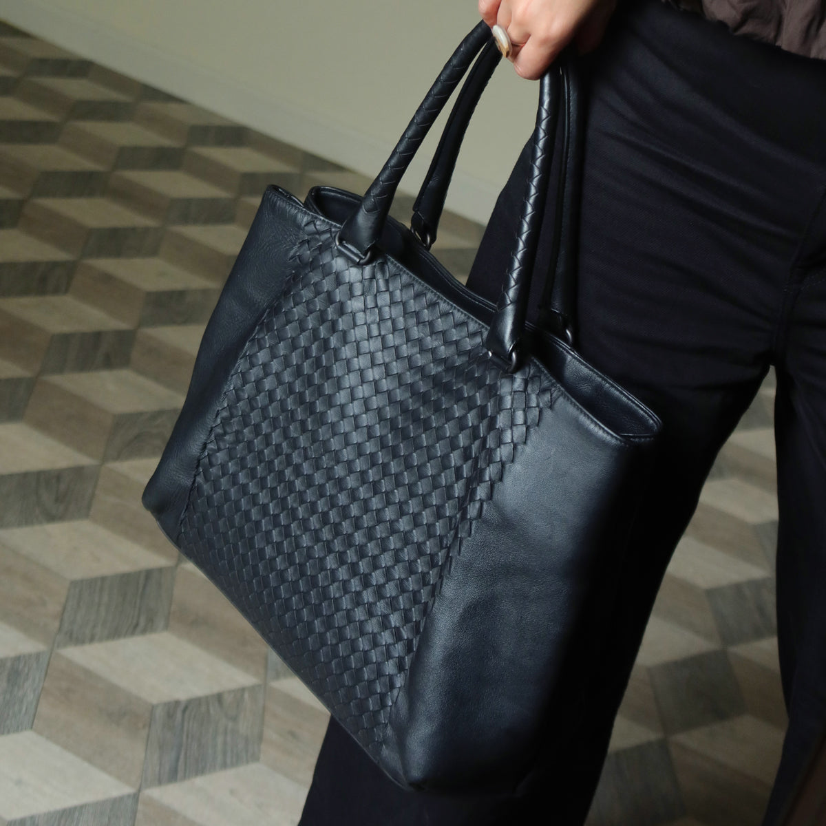 Bottega Veneta Vintage Black Intrecciato Rolled Handle Large Shoulder Tote Bag