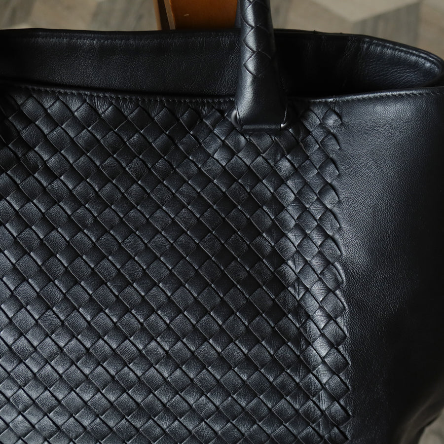 Bottega Veneta Vintage Black Intrecciato Rolled Handle Large Shoulder Tote Bag