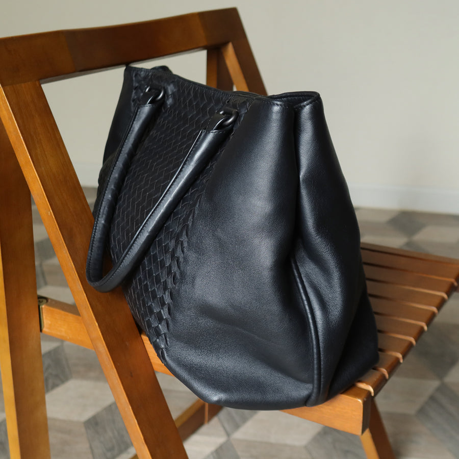 Bottega Veneta Vintage Black Intrecciato Rolled Handle Large Shoulder Tote Bag