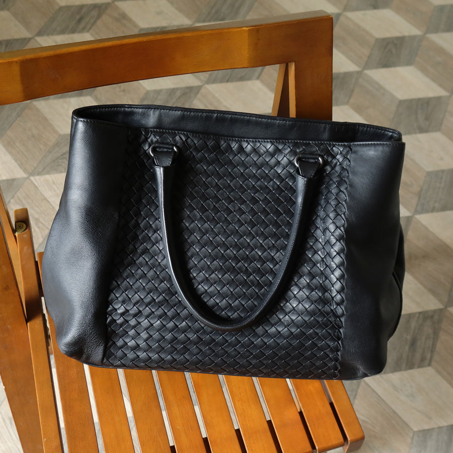 Bottega Veneta Vintage Black Intrecciato Rolled Handle Large Shoulder Tote Bag