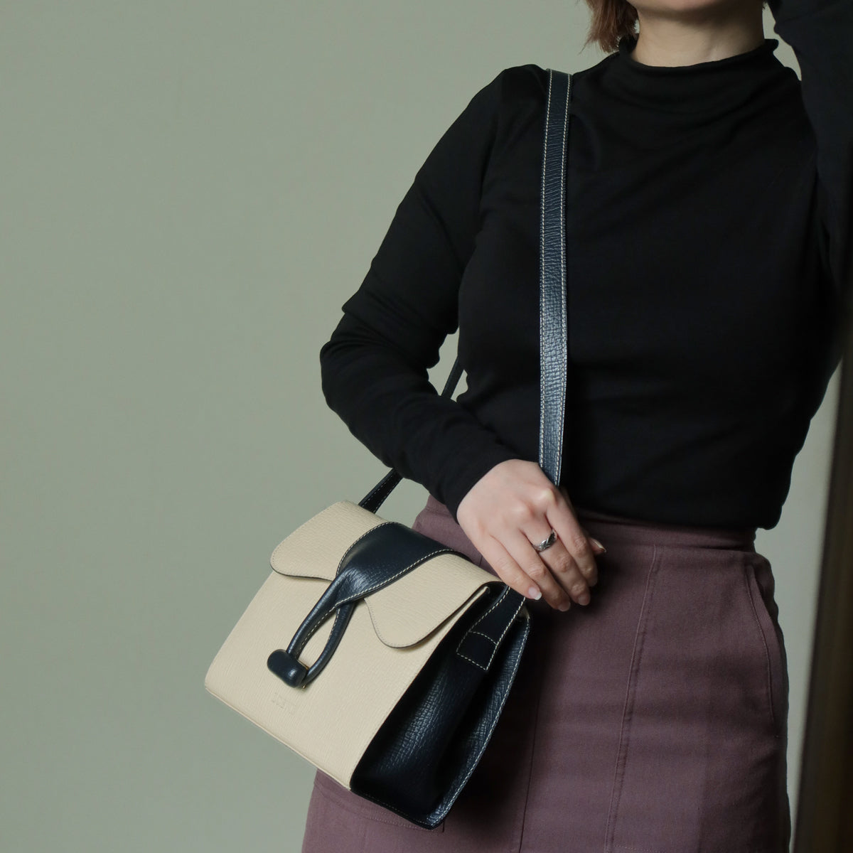 Loewe Vintage Ivory Dark Navy Grained Leather Knot Turn lock Crossbody Bag