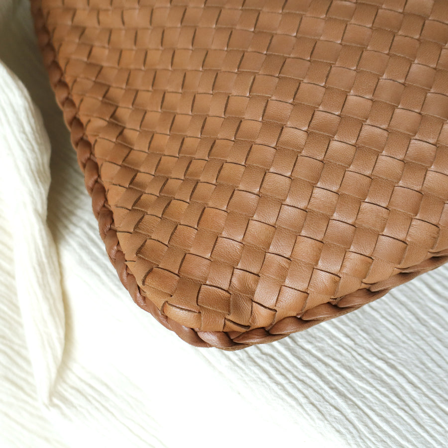 Bottega Veneta Vintage Caramel Brown Intrecciato Weave Large Veneta Hobo Bag L