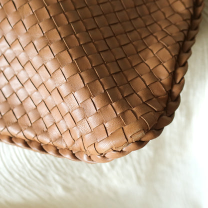 Bottega Veneta Vintage Caramel Brown Intrecciato Weave Large Veneta Hobo Bag L