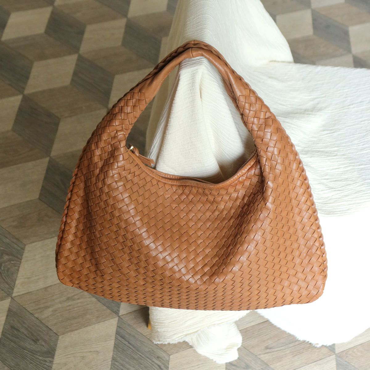 Bottega Veneta Vintage Caramel Brown Intrecciato Weave Large Veneta Hobo Bag L