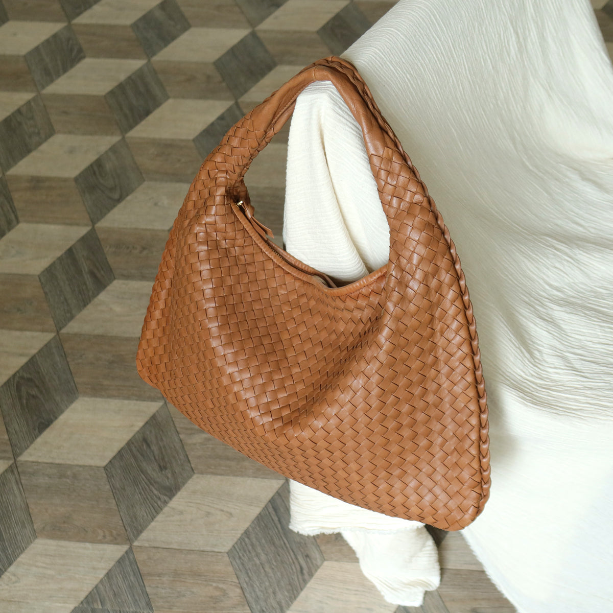 Bottega Veneta Vintage Caramel Brown Intrecciato Weave Large Veneta Hobo Bag L