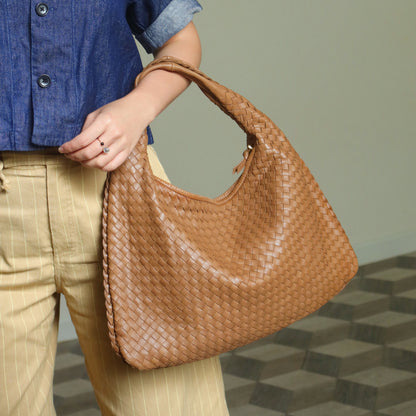 Bottega Veneta Vintage Caramel Brown Intrecciato Weave Large Veneta Hobo Bag L