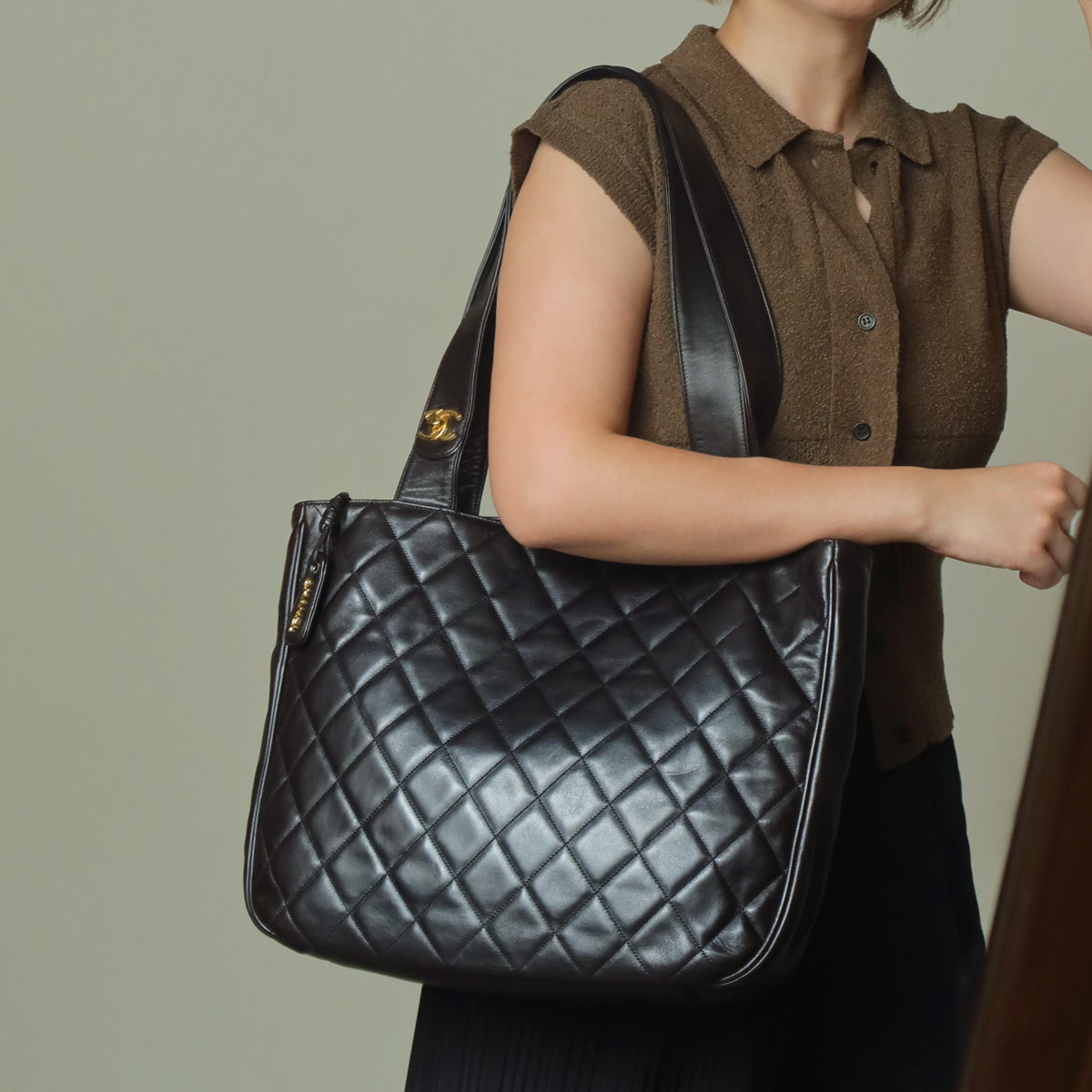 Chanel Vintage Deep Brown Diamond quilted CC turn lock Shoulder Shopper Tote Bag
