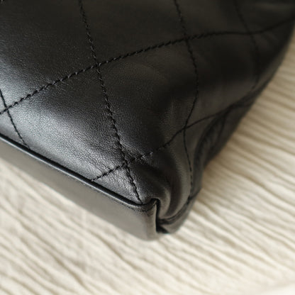 Chanel Vintage Black Lambskin Stitched Wood Resin Top Handle Weekend Bag N