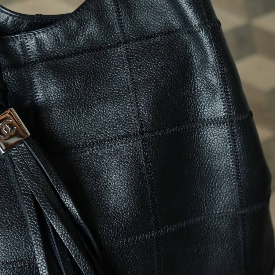 Chanel Vintage Black Leather Chocolate Bar Stitching CC Tassel Hobo Tote Bag L