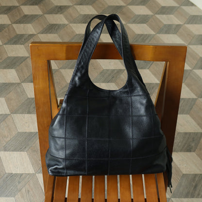 Chanel Vintage Black Leather Chocolate Bar Stitching CC Tassel Hobo Tote Bag L
