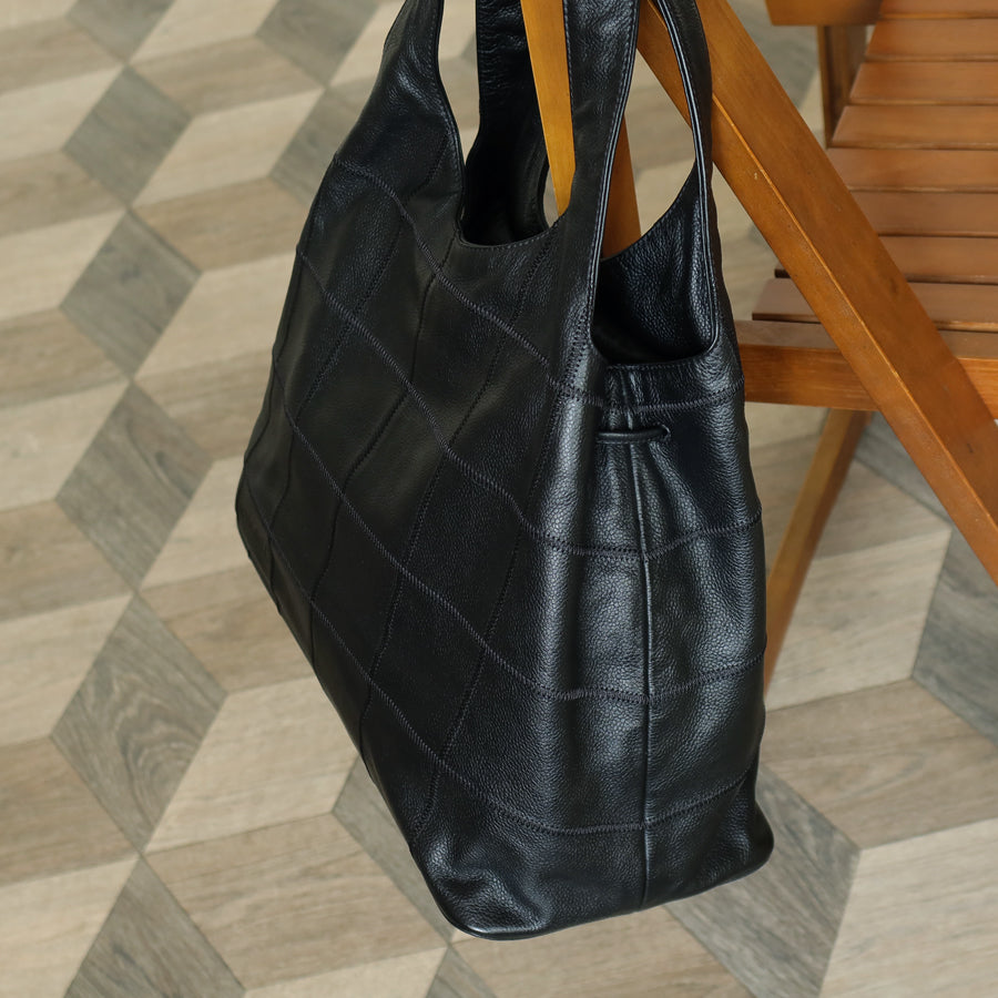 Chanel Vintage Black Leather Chocolate Bar Stitching CC Tassel Hobo Tote Bag L