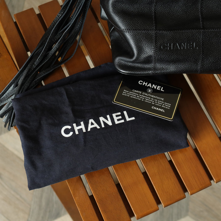 Chanel Vintage Black Leather Chocolate Bar Stitching CC Tassel Hobo Tote Bag L