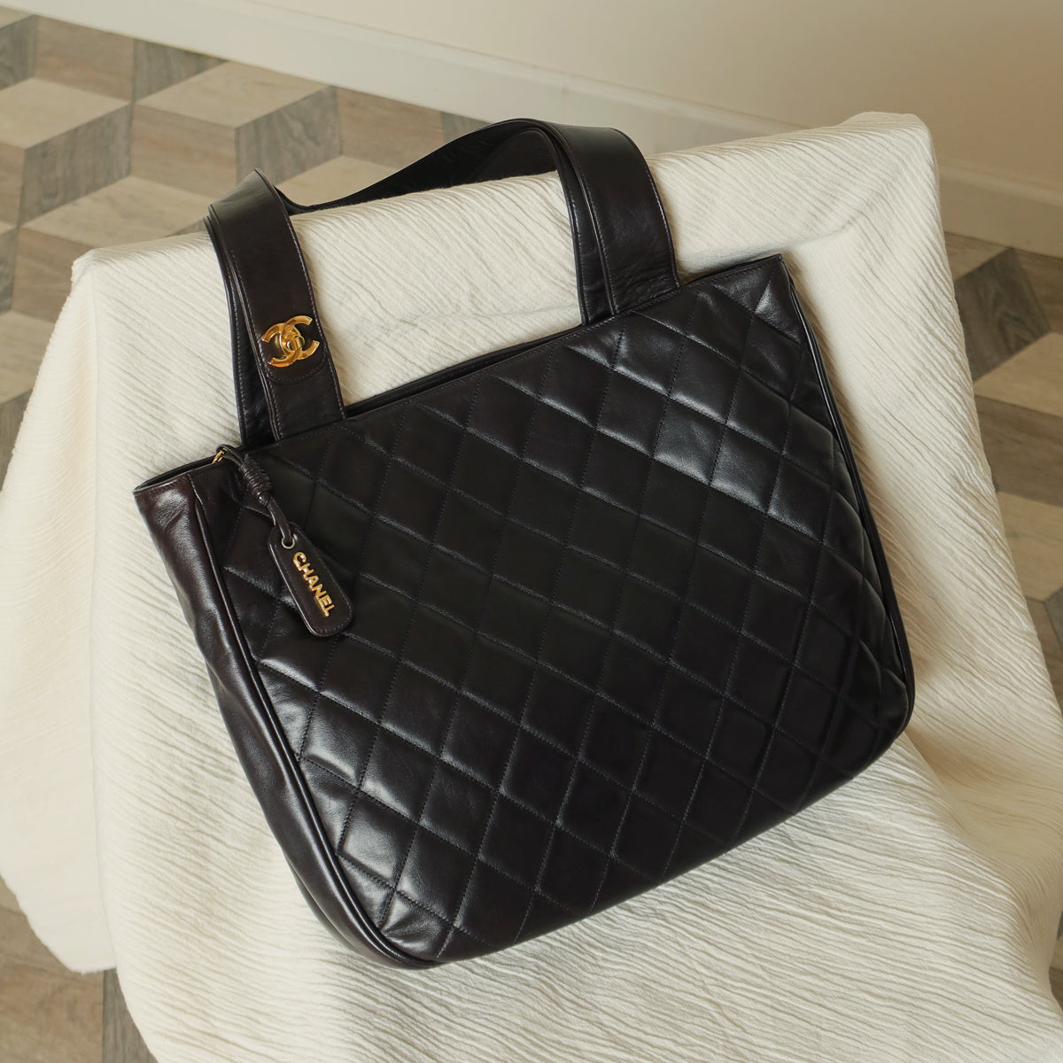 Chanel Vintage Deep Brown Diamond quilted CC turn lock Shoulder Shopper Tote Bag