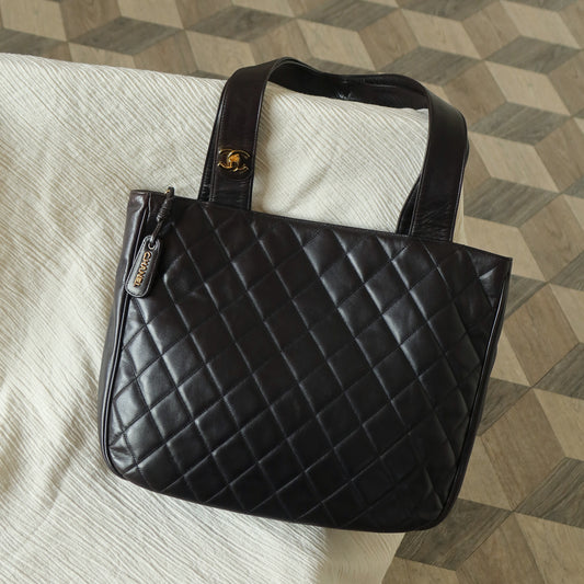 Chanel Vintage Deep Brown Diamond quilted CC turn lock Shoulder Shopper Tote Bag