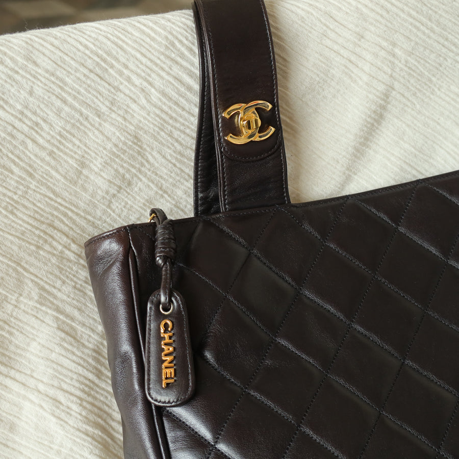 Chanel Vintage Deep Brown Diamond quilted CC turn lock Shoulder Shopper Tote Bag