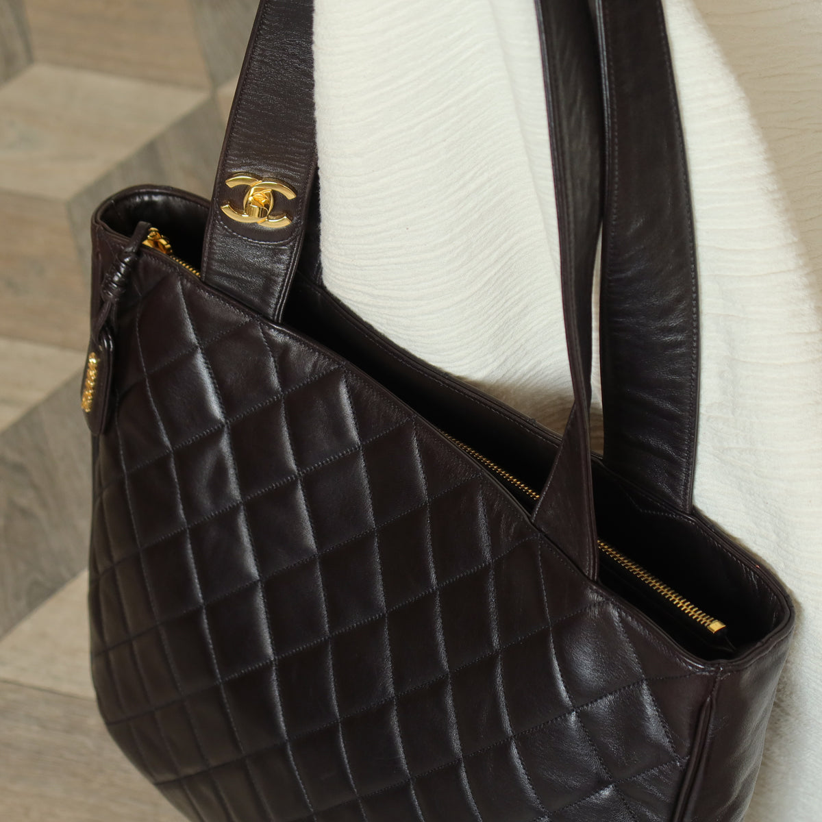 Chanel Vintage Deep Brown Diamond quilted CC turn lock Shoulder Shopper Tote Bag
