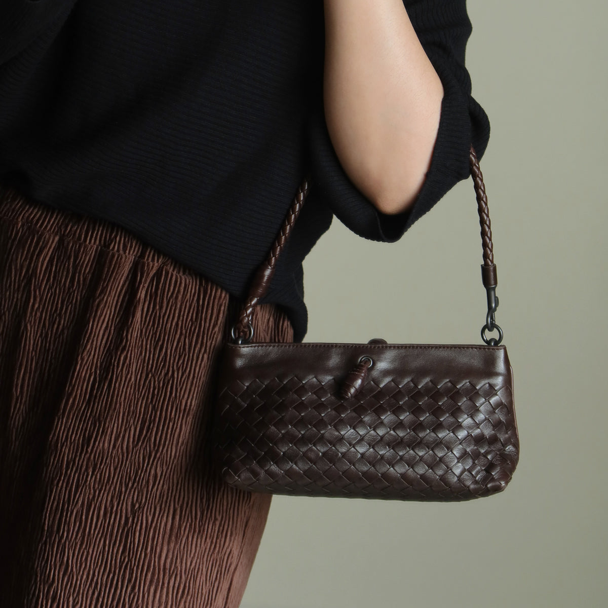 Bottega Veneta Vintage Dark Brown Intrecciato Weave Pochette Clutch Shoulder Bag