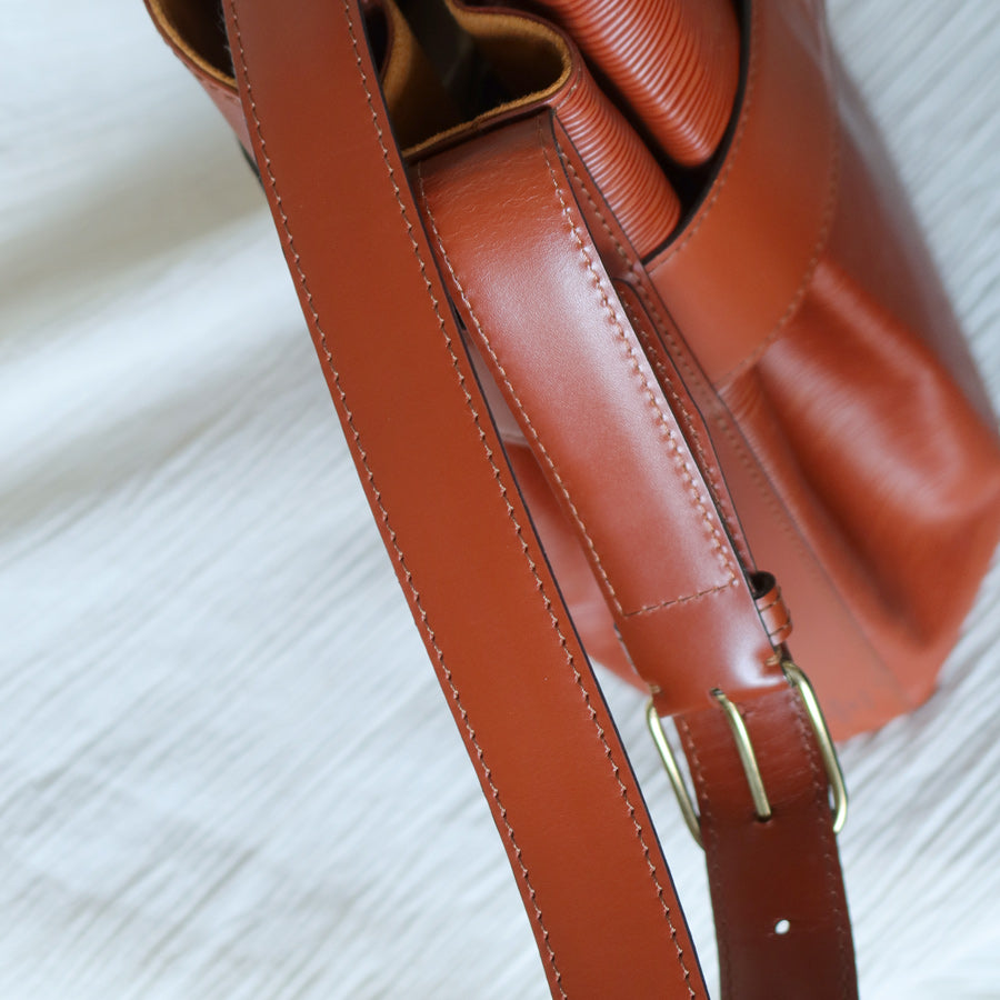 Louis Vuitton Vintage Cogac Brown Epi Leather Bucket Shoulder Bag