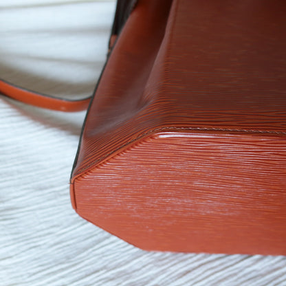 Louis Vuitton Vintage Cogac Brown Epi Leather Bucket Shoulder Bag