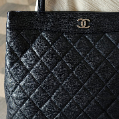 Chanel Vintage Black Caviar Diamond quilted CC mark Shoulder Tote Bag