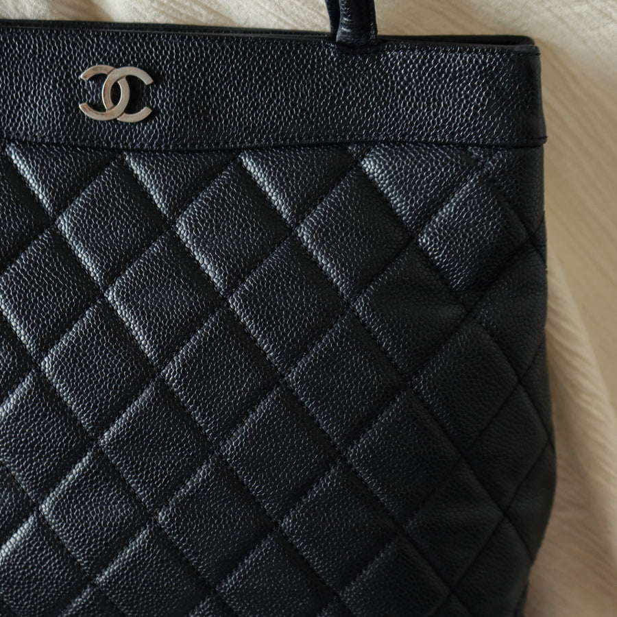 Chanel Vintage Black Caviar Diamond quilted CC mark Shoulder Tote Bag