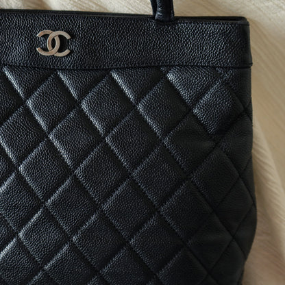 Chanel Vintage Black Caviar Diamond quilted CC mark Shoulder Tote Bag