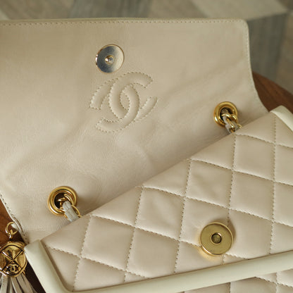 Chanel Vintage Ivory Lambskin Tassel Diamond Stitched 24k Asymmetrical Double Flap Bag