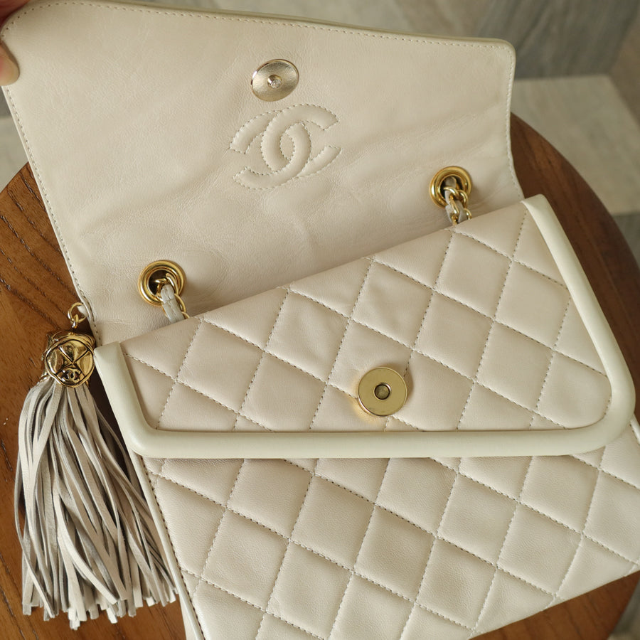 Chanel Vintage Ivory Lambskin Tassel Diamond Stitched 24k Asymmetrical Double Flap Bag