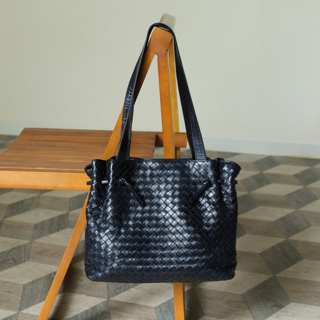 Bottega Veneta Vintage Black Leather Intrecciato Weave Knots Shoulder Bag