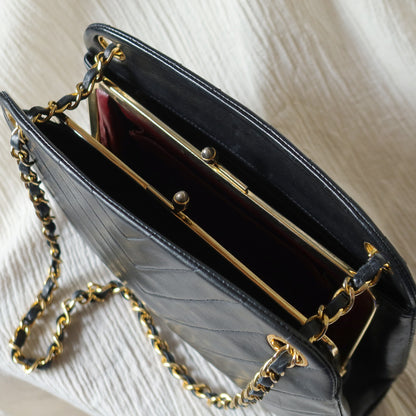 Chanel Vintage Black Lambskin Chevron Quilted Kiss Lock 2way Bag M