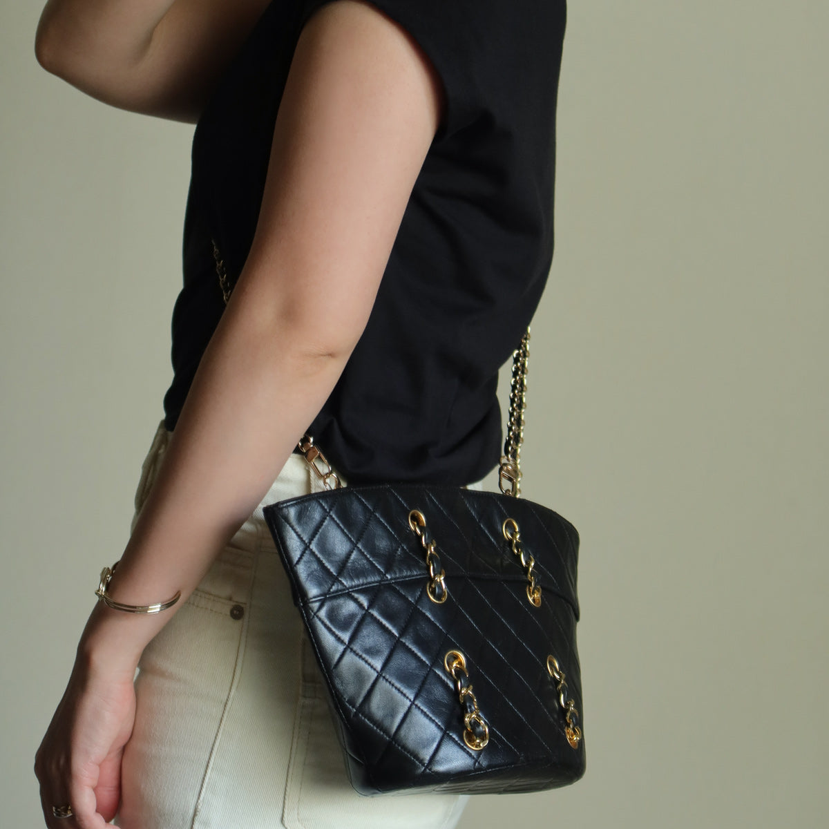 Vintage Chanel Black Lambskin Matelassé Quilted CC mark 2 way Basket Bag